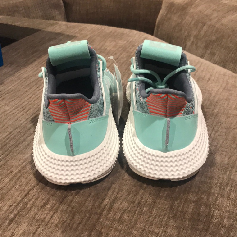 Adidas shoes - Picture 3 of 6